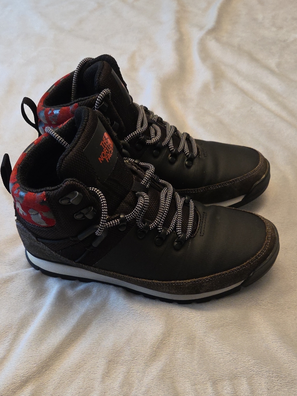 Women's The North Face Boots, Size 8, Black & Red